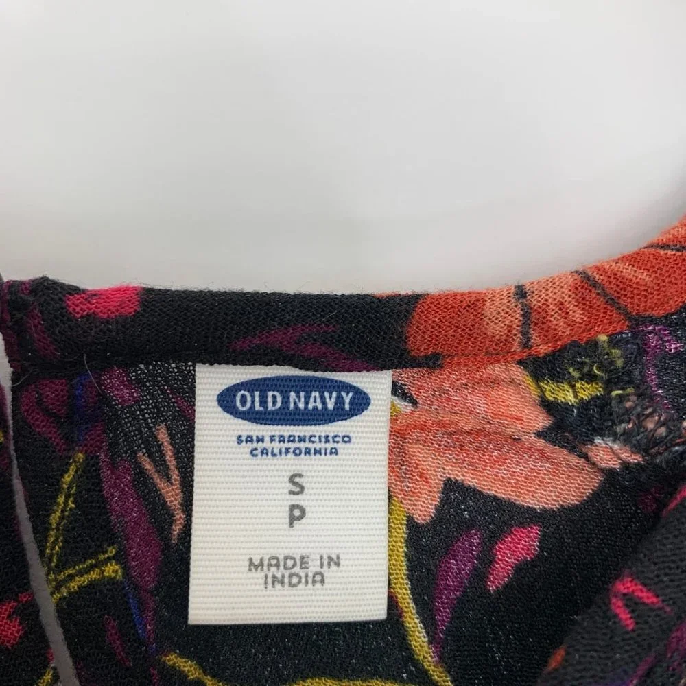 Old Navy Smocked Swing Floral‎ Blouse